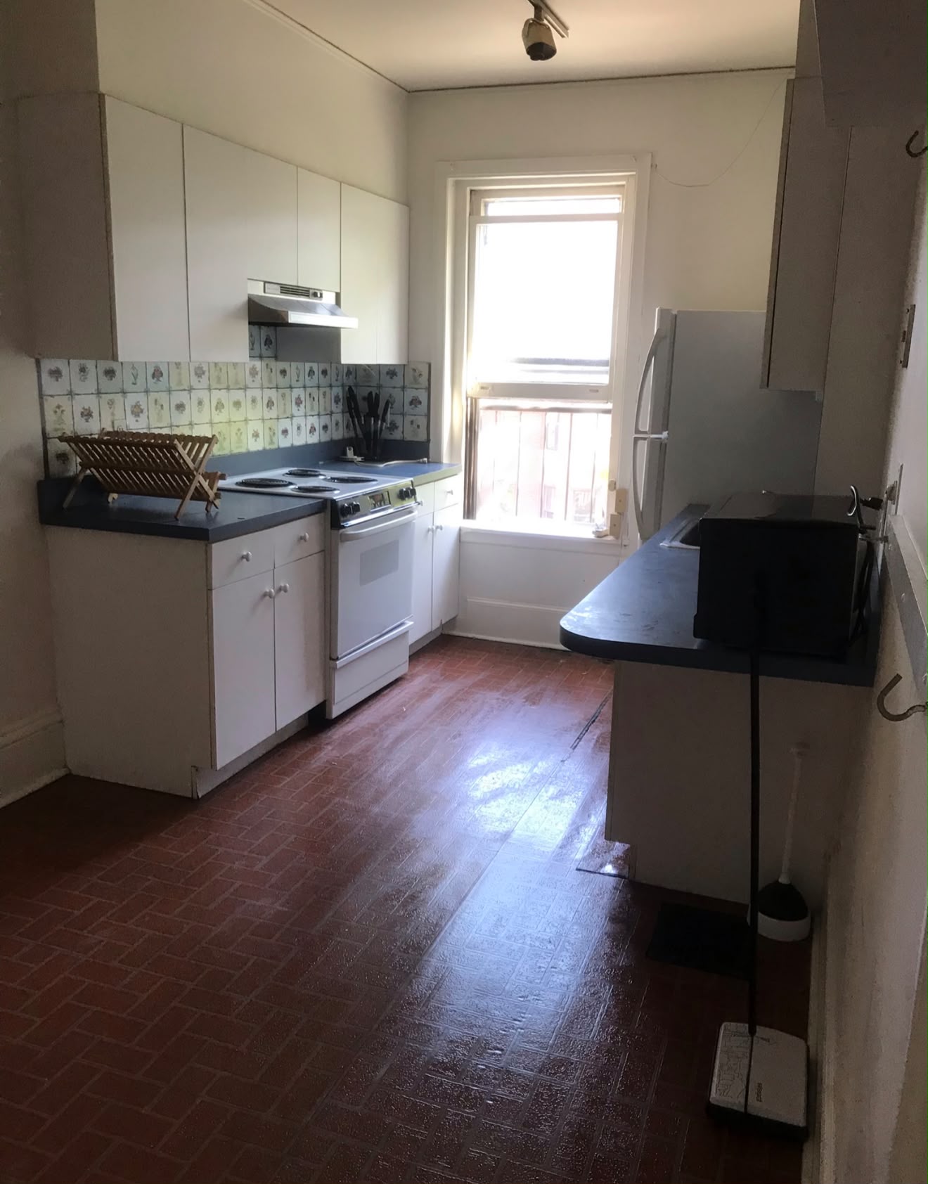 Kitchen fully cleaned and spotless